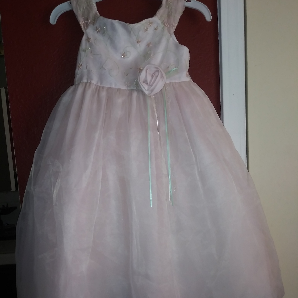 Vestida de niña